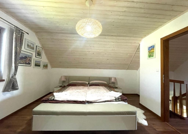 NA PREDAJ- chata /NOVOSTAVBA/ komplet zariadená / Vysoké Tatry- Stará Lesná  s panoramatickým výhľadom