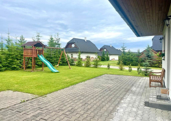 NA PREDAJ- chata /NOVOSTAVBA/ komplet zariadená / Vysoké Tatry- Stará Lesná  s panoramatickým výhľadom