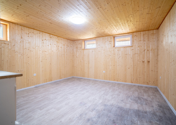 Na predaj polyfunkčná budova v obci Bardoňovo