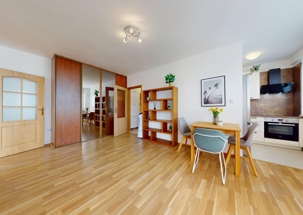 2 izbový byt, Štefana Králika, Devínska Nová Ves *** BYT JE IHNEĎ VOĽNÝ ***