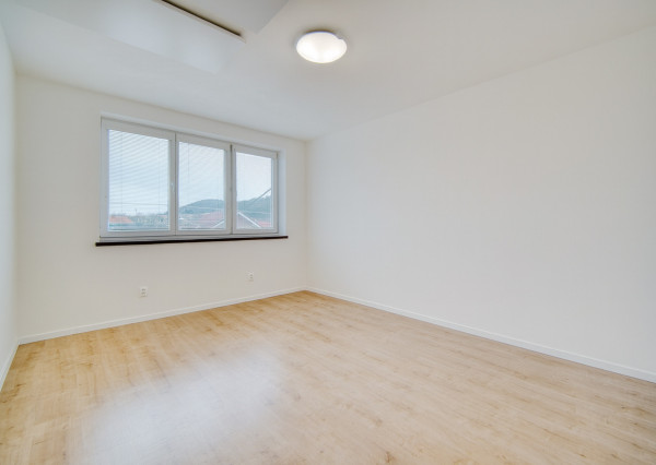 Na predaj 3-izbový byt v Plaveckom Mikuláši