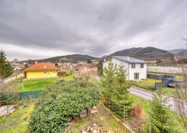 Na predaj 3-izbový byt v Plaveckom Mikuláši