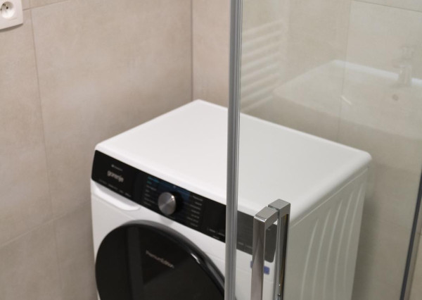 REZERVOVANÉ: Na predaj zariadený 2-izbový byt Na Pažiti v Trenčíne