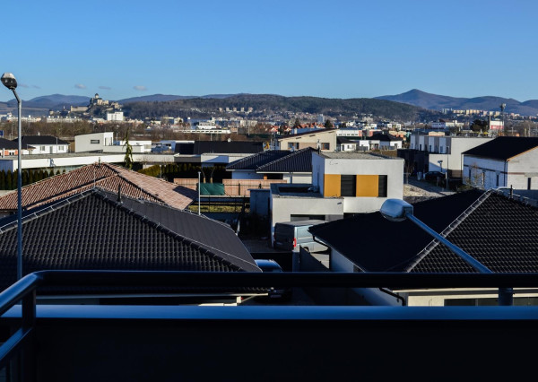 REZERVOVANÉ: Na predaj zariadený 2-izbový byt Na Pažiti v Trenčíne