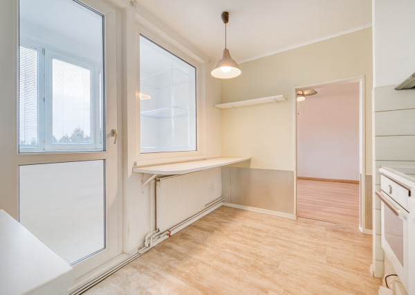 Na predaj 3-izbový byt vo výbornej lokalite v Stupave