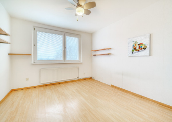 Na predaj 3-izbový byt vo výbornej lokalite v Stupave