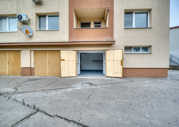 Na predaj 3-izbový byt vo výbornej lokalite v Stupave