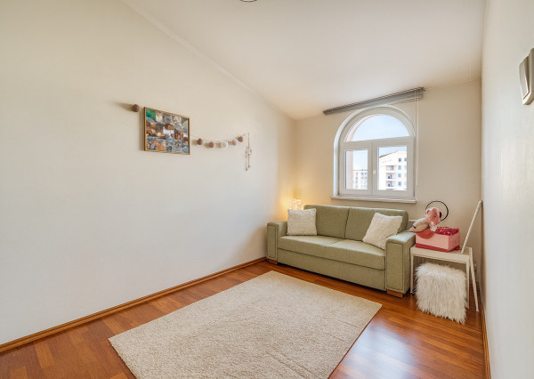 Na predaj 4-izbový byt s výhľadom na Malé Karpaty v Rači