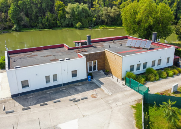 Na predaj štýlový penzión s priamym prístupom k vode v obci Blahová