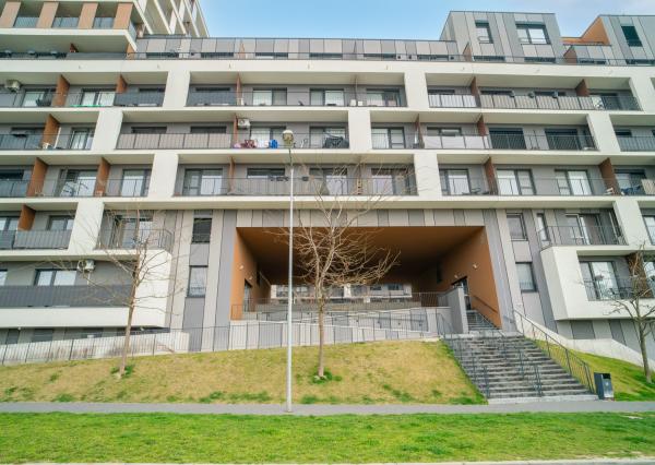 Na prenájom garážové parkovacie miesto na Slnečniciach v Petržalke