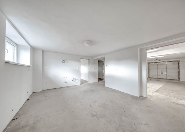 Na predaj rodinný dom s garážou v obci Šoporňa – štandard je zahrnutý v cene