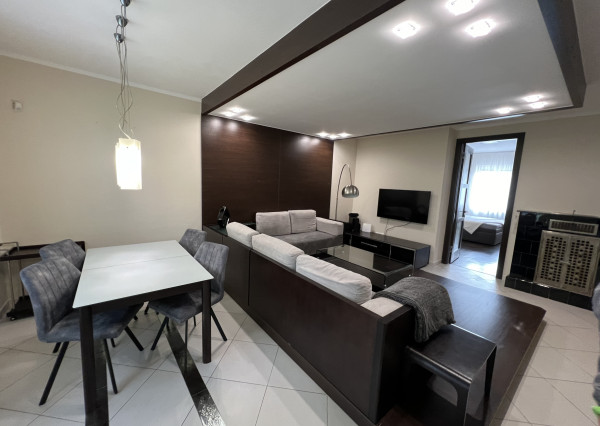 Na prenájom mestský, slnečný 3izb byt v centre Trenčína.