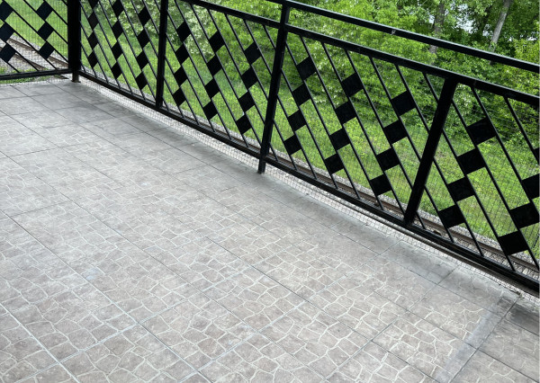 Na prenájom mestský, slnečný 3izb byt v centre Trenčína.