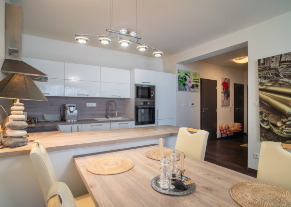 Na predaj 3-izbový byt s parkovaním v Senci