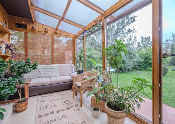 Na predaj priestranný rodinný dom s bazénom a rozsiahlym pozemkom v Bretejovciach