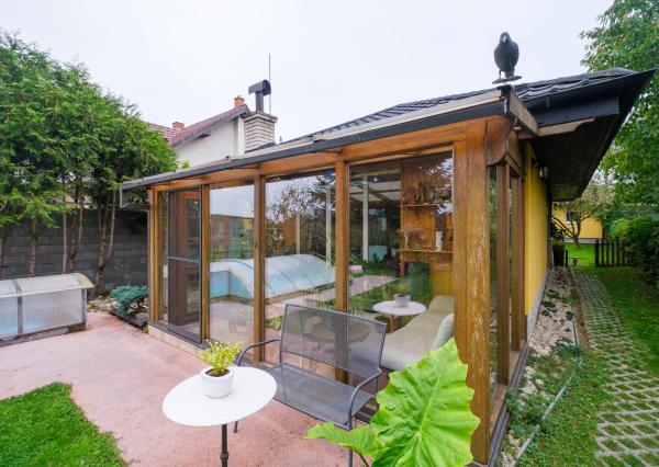 Na predaj priestranný rodinný dom s bazénom a rozsiahlym pozemkom v Bretejovciach