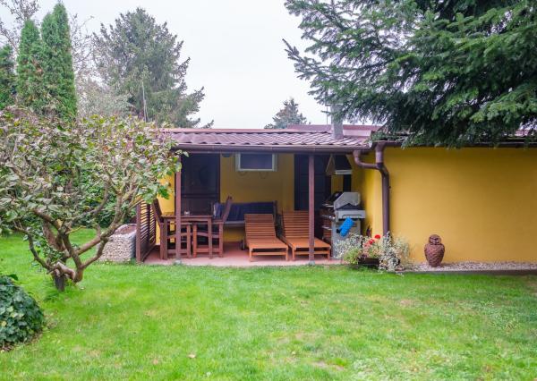 Na predaj priestranný rodinný dom s bazénom a rozsiahlym pozemkom v Bretejovciach