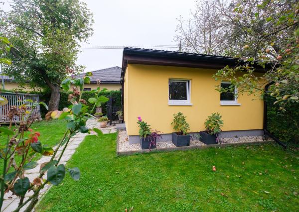 Na predaj priestranný rodinný dom s bazénom a rozsiahlym pozemkom v Bretejovciach