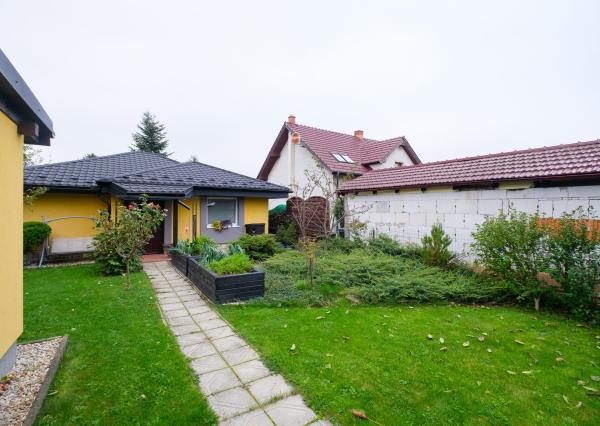 Na predaj priestranný rodinný dom s bazénom a rozsiahlym pozemkom v Bretejovciach