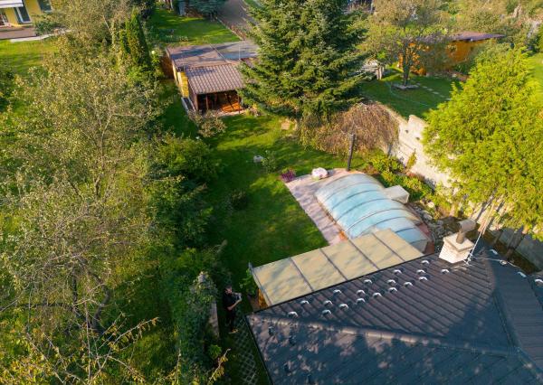 Na predaj priestranný rodinný dom s bazénom a rozsiahlym pozemkom v Bretejovciach