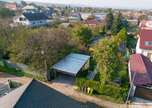 Na predaj priestranný rodinný dom s bazénom a rozsiahlym pozemkom v Bretejovciach