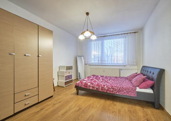 Na predaj 4-izbový byt s loggiou v centre mesta Snina