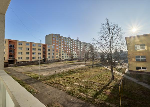 Na predaj 4-izbový byt s loggiou v centre mesta Snina