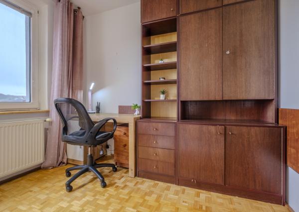 Na predaj slnečný 4-izbový byt na Námestí Kráľovnej pokoja v Prešove