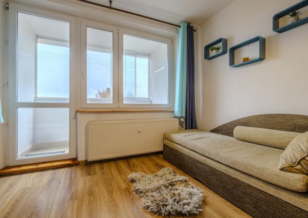 Na predaj slnečný 4-izbový byt na Námestí Kráľovnej pokoja v Prešove