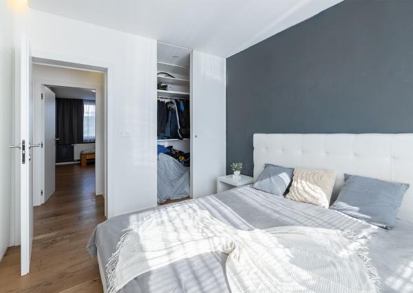 Na predaj slnečný 3-izbový byt v centre mesta Snina