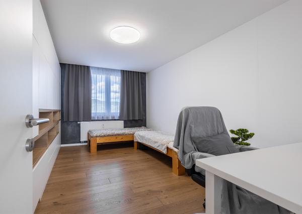 Na predaj slnečný 3-izbový byt v centre mesta Snina