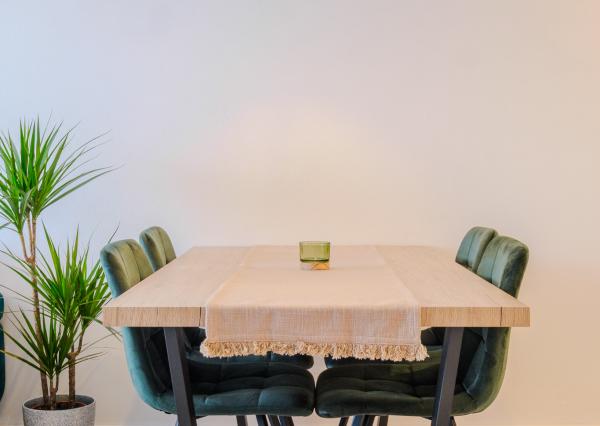 Na prenájom luxusný 2-izbový byt s balkónom a parkovacím státím vo vyhľadávanej lokalite v Prešove