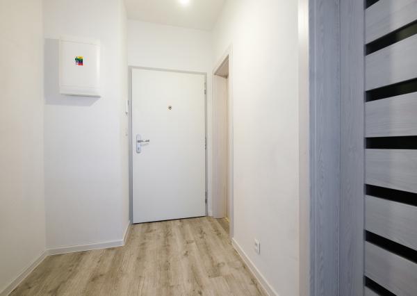 Na prenájom luxusný 2-izbový byt s balkónom a parkovacím státím vo vyhľadávanej lokalite v Prešove