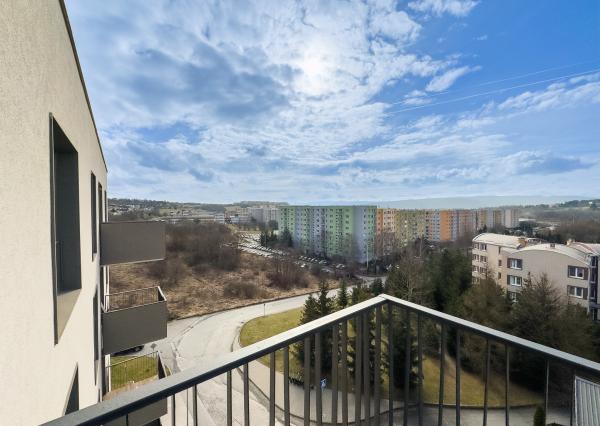 Na prenájom luxusný 2-izbový byt s balkónom a parkovacím státím vo vyhľadávanej lokalite v Prešove