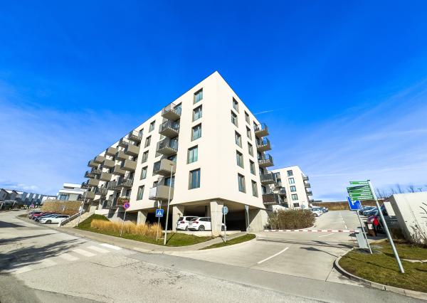 Na prenájom luxusný 2-izbový byt s balkónom a parkovacím státím vo vyhľadávanej lokalite v Prešove