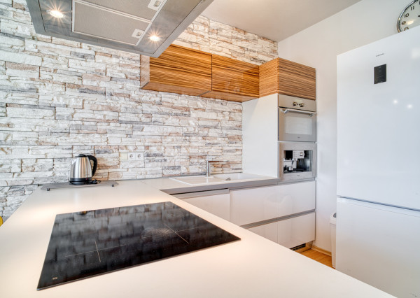 Na predaj priestranný 1-izbový byt v Miloslavove