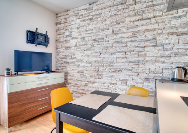 Na predaj priestranný 1-izbový byt v Miloslavove