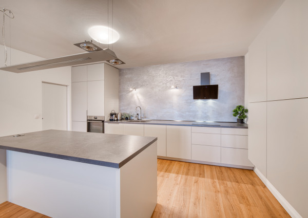 Na predaj 2-izbový byt s priestrannou terasou na Kolibe