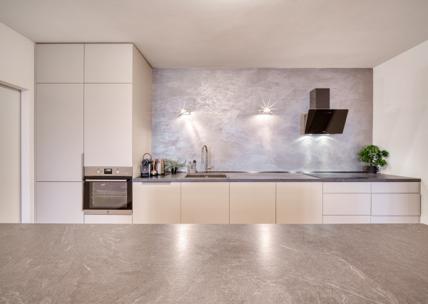 Na predaj 2-izbový byt s priestrannou terasou na Kolibe