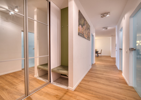 Na predaj 2-izbový byt s priestrannou terasou na Kolibe