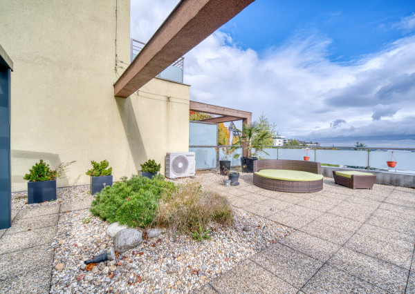 Na predaj 2-izbový byt s priestrannou terasou na Kolibe