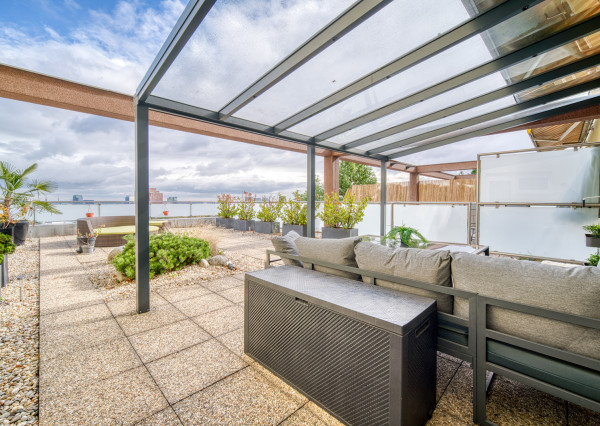 Na predaj 2-izbový byt s priestrannou terasou na Kolibe