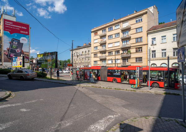 Na predaj netradičný loftový mezonet v srdci Starého Mesta