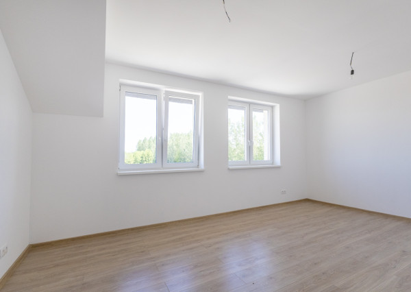 Predaj 4-izbová bytová jednotka v dvojdome v Lehniciach