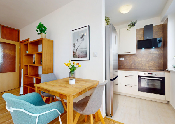 Skvelý a atraktívny 2 izbový byt, Štefana Králika, Devínska Nová Ves *** BÝVAJTE V BEZPROSTREDNEJ BLÍZKOSTI LESA ***