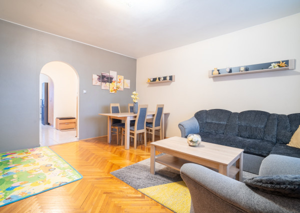 Na prenájom 3-izbový byt s garážou v Nitre - Čermáň