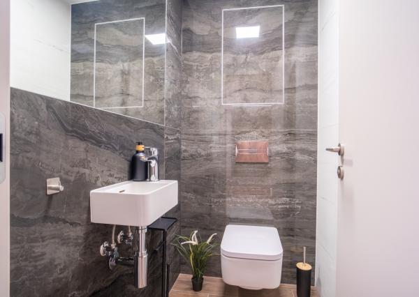 Na prenájom 2-izbový byt so šatníkom v Eurovea Tower – Bratislava