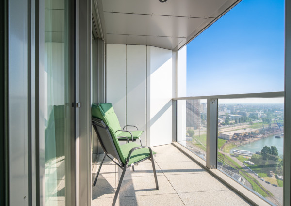 Na prenájom 2-izbový byt so šatníkom v Eurovea Tower – Bratislava