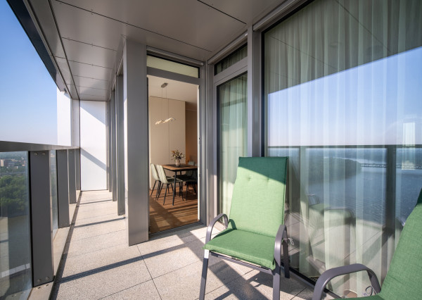 Na prenájom 2-izbový byt so šatníkom v Eurovea Tower – Bratislava