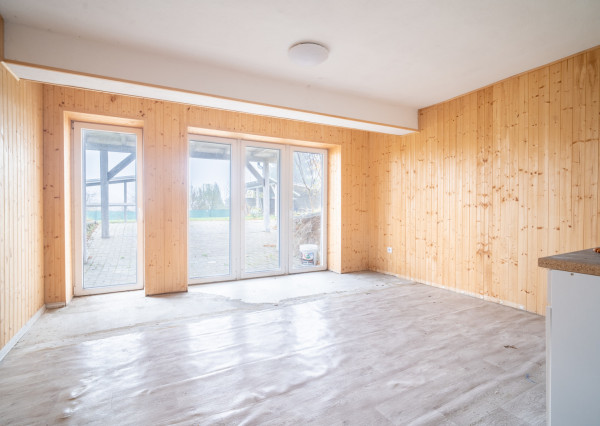 Na predaj polyfunkčná budova v obci Bardoňovo